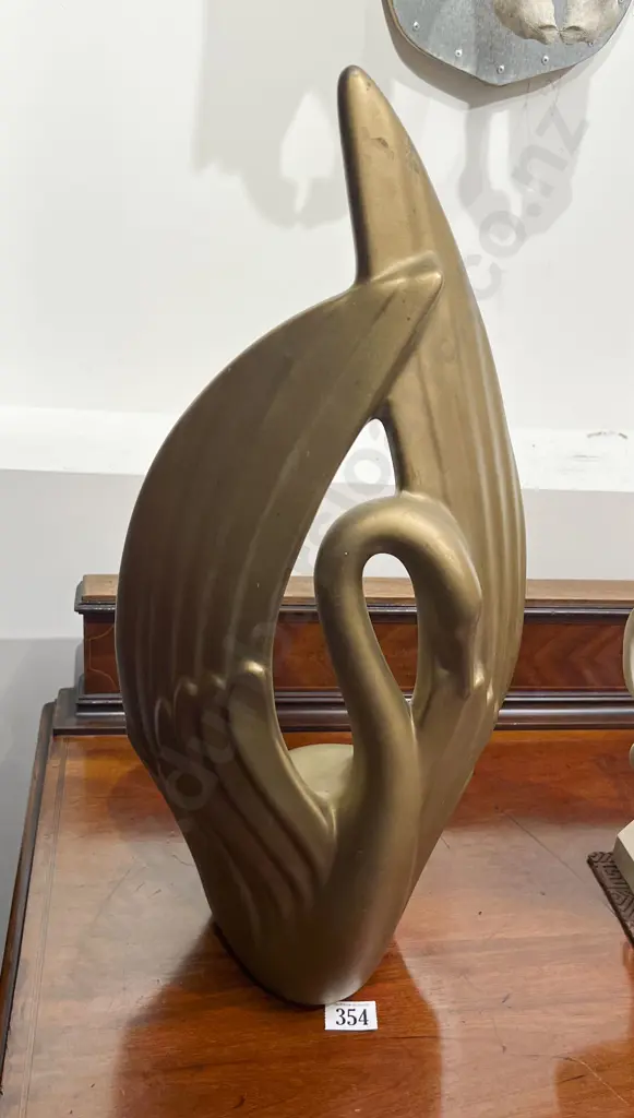 Mid Century Ceramic NZ "Flaire" Swan Image 1++