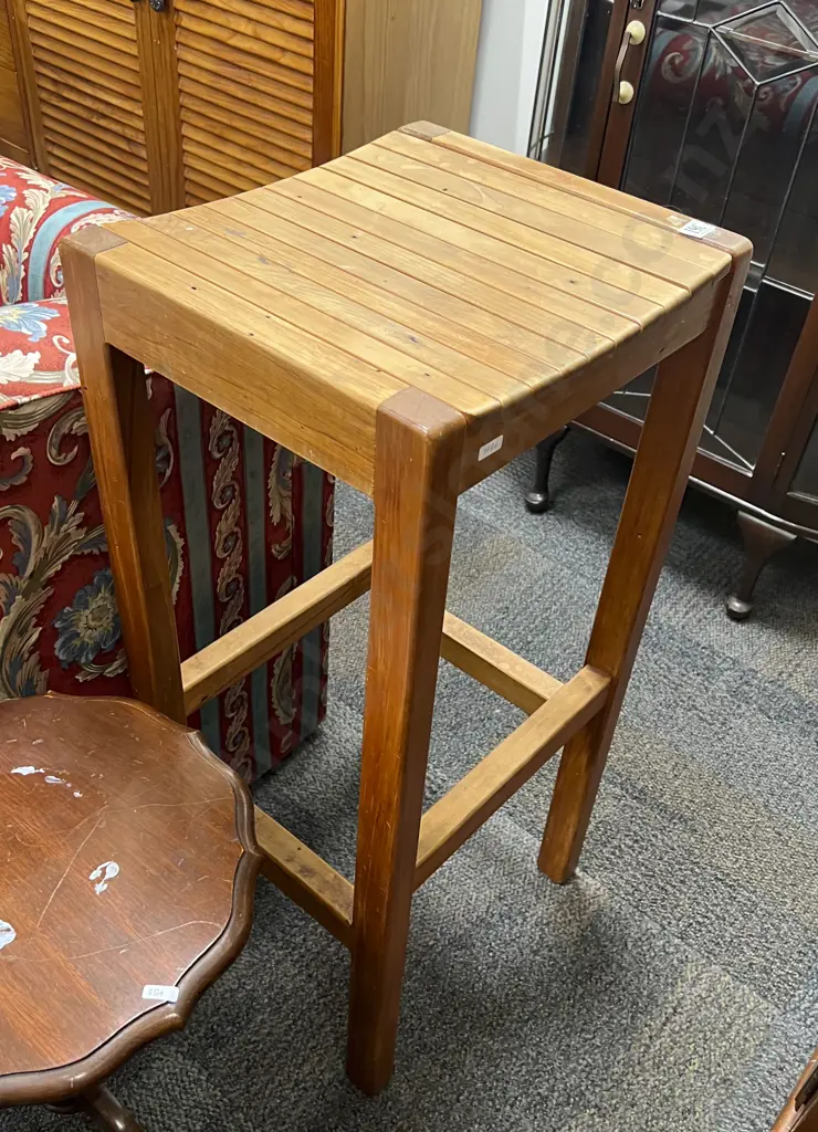 Slatted Bar Stool Image 1++