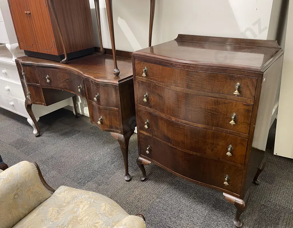 Two Piece Mahogany Bedroom Suite Comprising of Four Drawer Chest and Dressing Table Image 1++