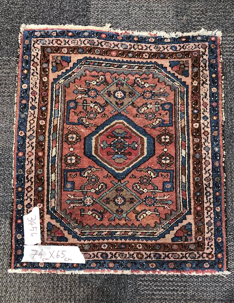 Small Persian Rug Image 1++