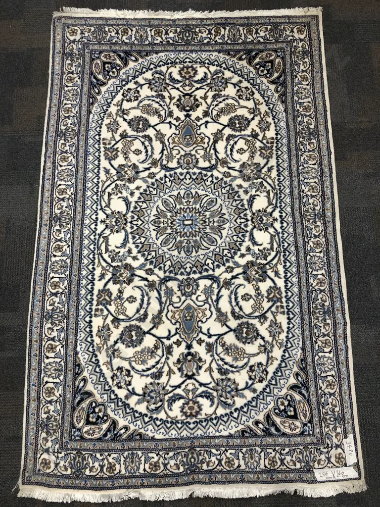 Persian Nain Rug Traditional Design on Ivory Ground Image 1++