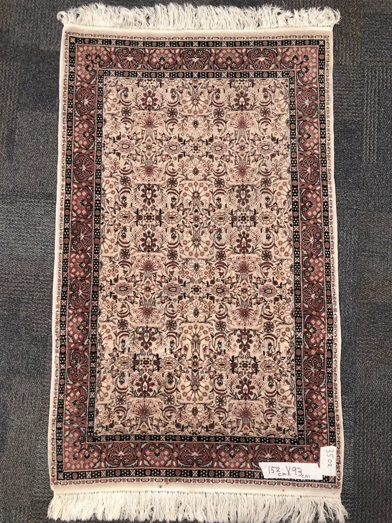Finely Patterned Floral Persian Rug Image 1++
