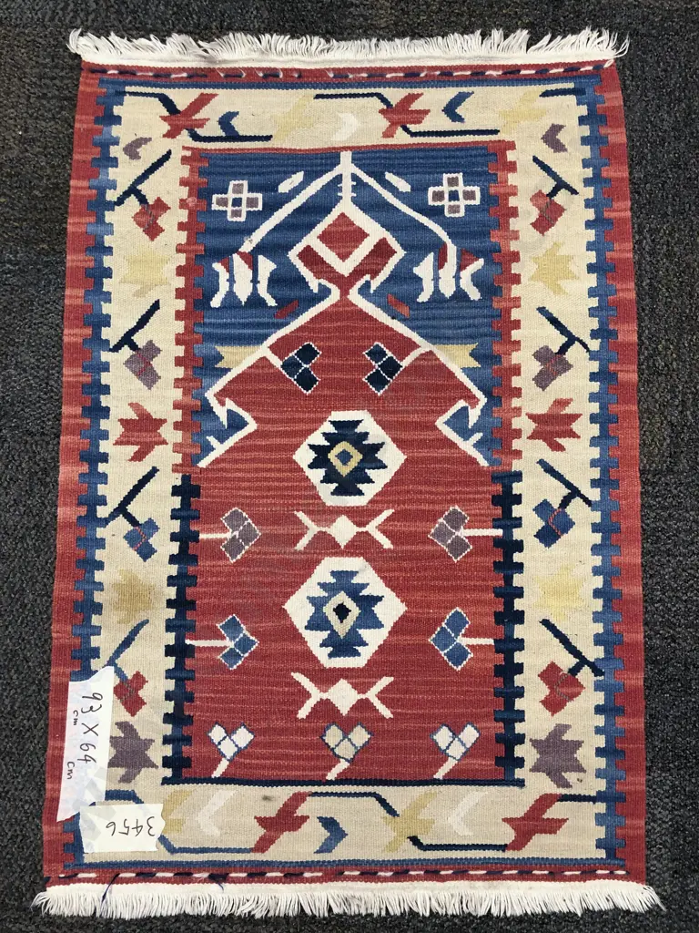 Small Kilim Rug Image 1++