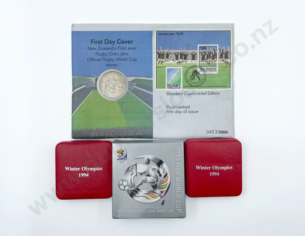 NZ 2010 Fifa World Cup Silver Proof One Dollar Image 1++