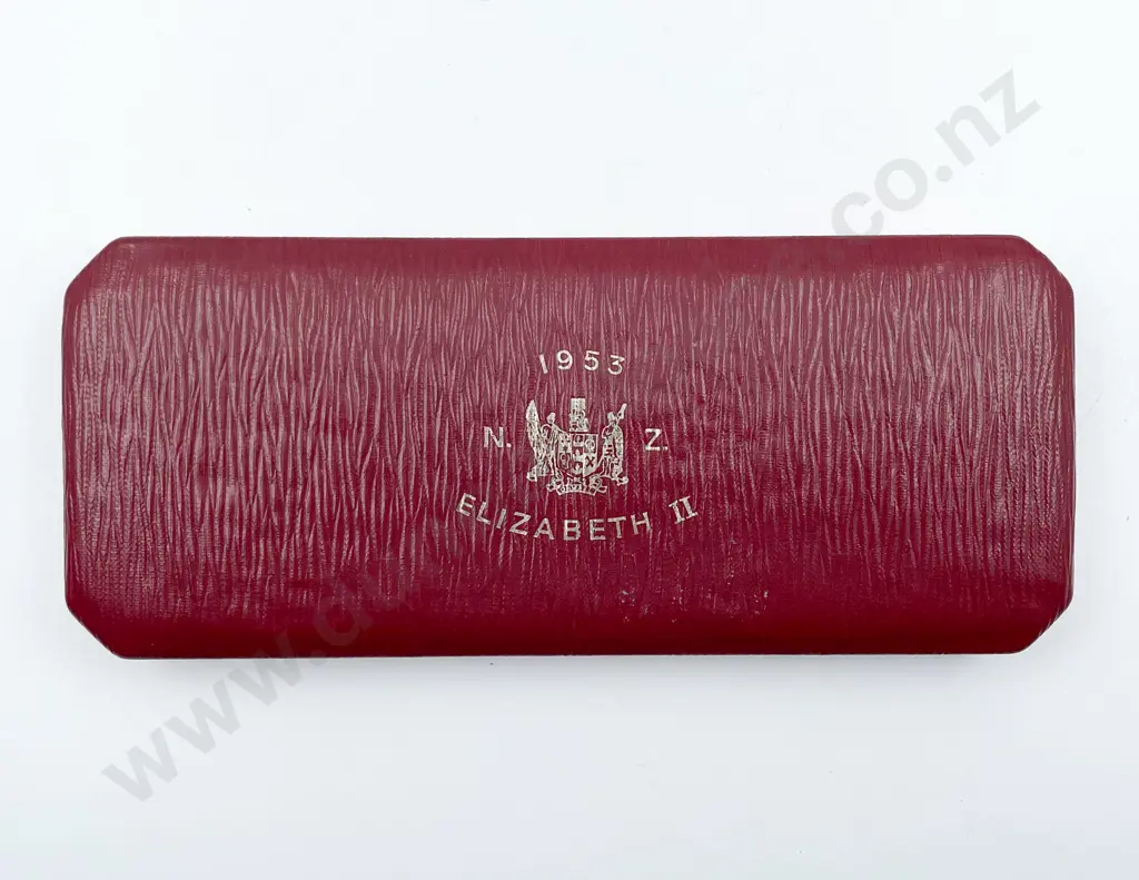 NZ 1953 QEII Coronation Eight Coin Set in original box Image 1++