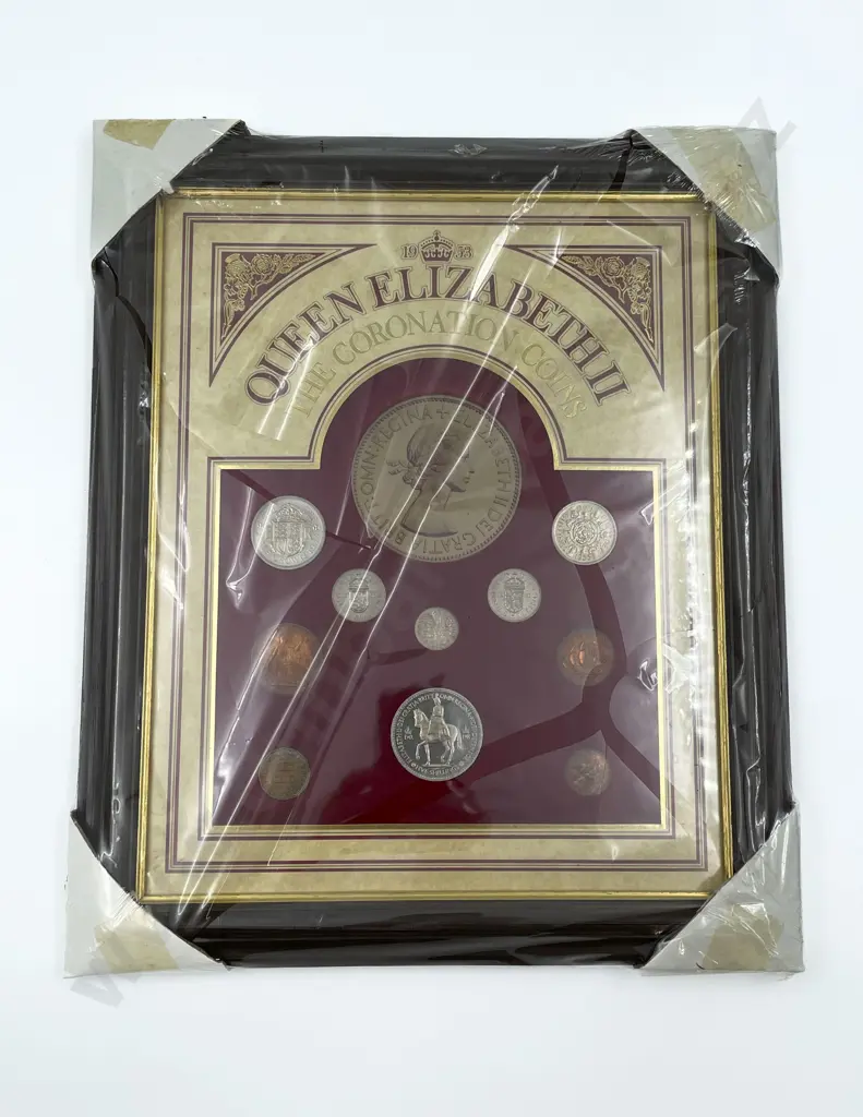 Framed 1953-1971 The Pre-Decimal Currency of Great Britain Coin and Bank Note Collection Image 1++