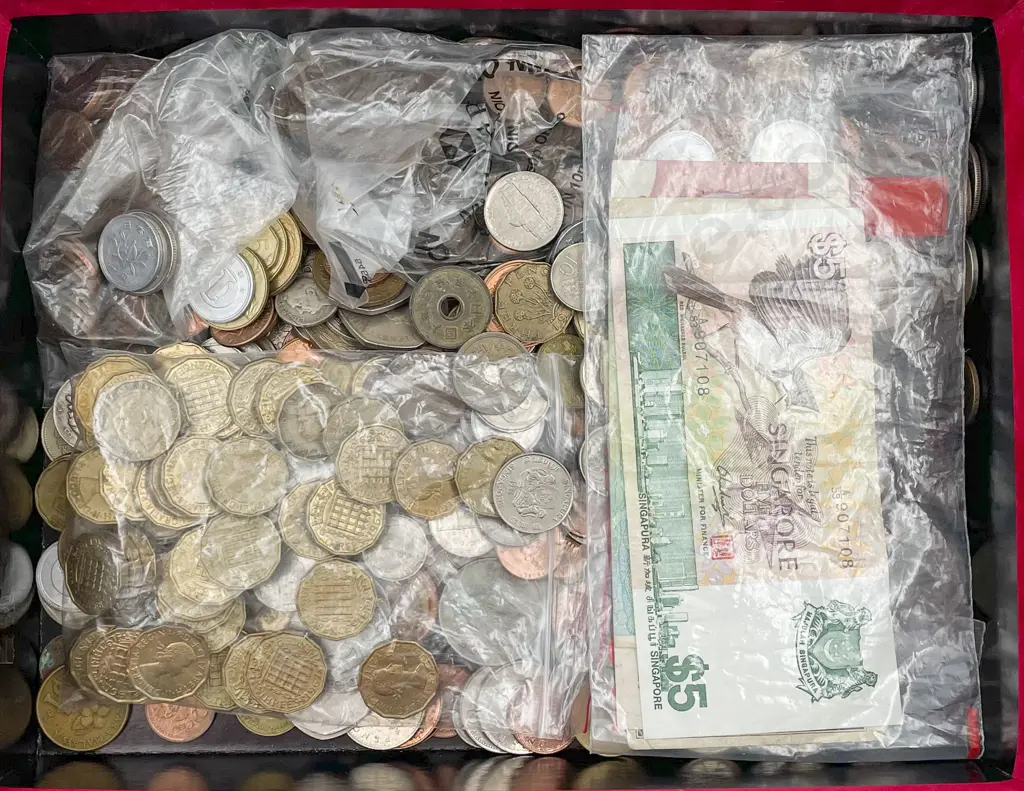 Qty World Vintage Pocket Change Coinage Image 1++