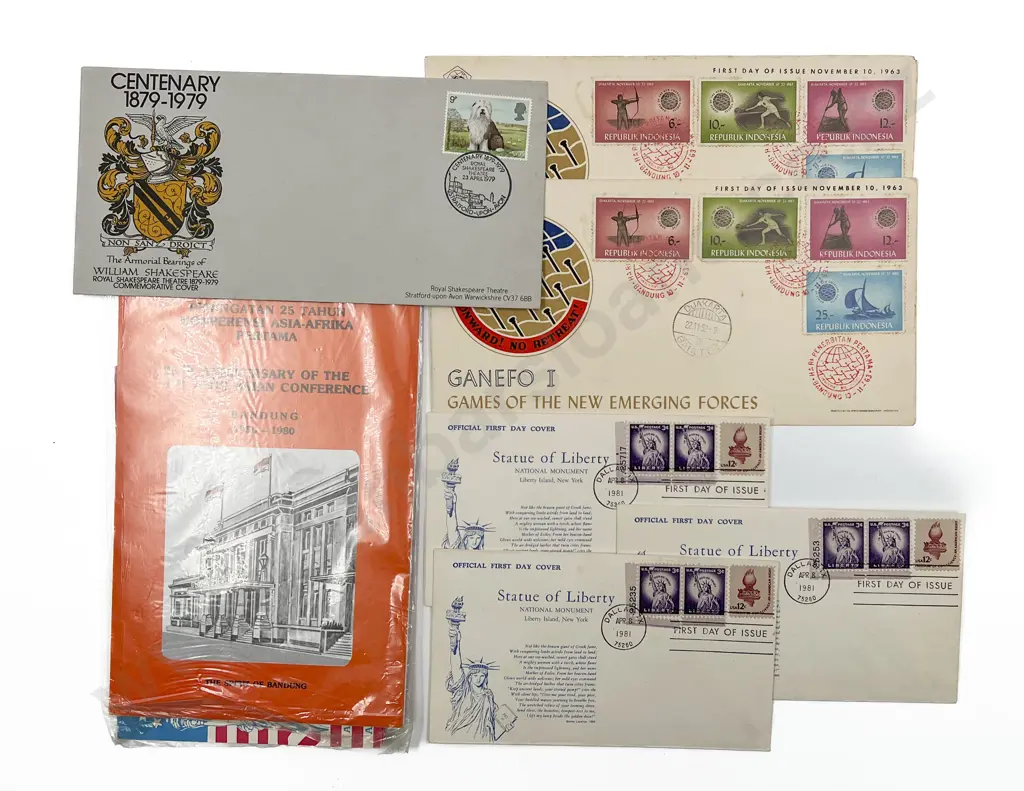 Three Vintage Stock Book Albums Indonesia Stamps Image 1++