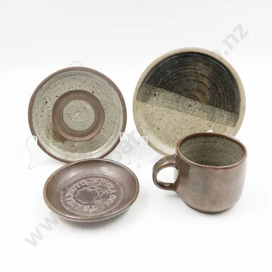Quantity of Assorted Juliet Peter Pottery Incl. Cups and Saucers