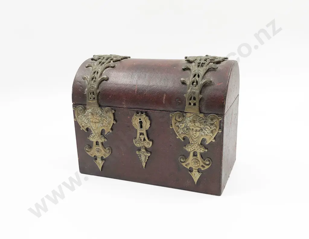 Brass Bound Vintage Jewellery Chest Image 1++