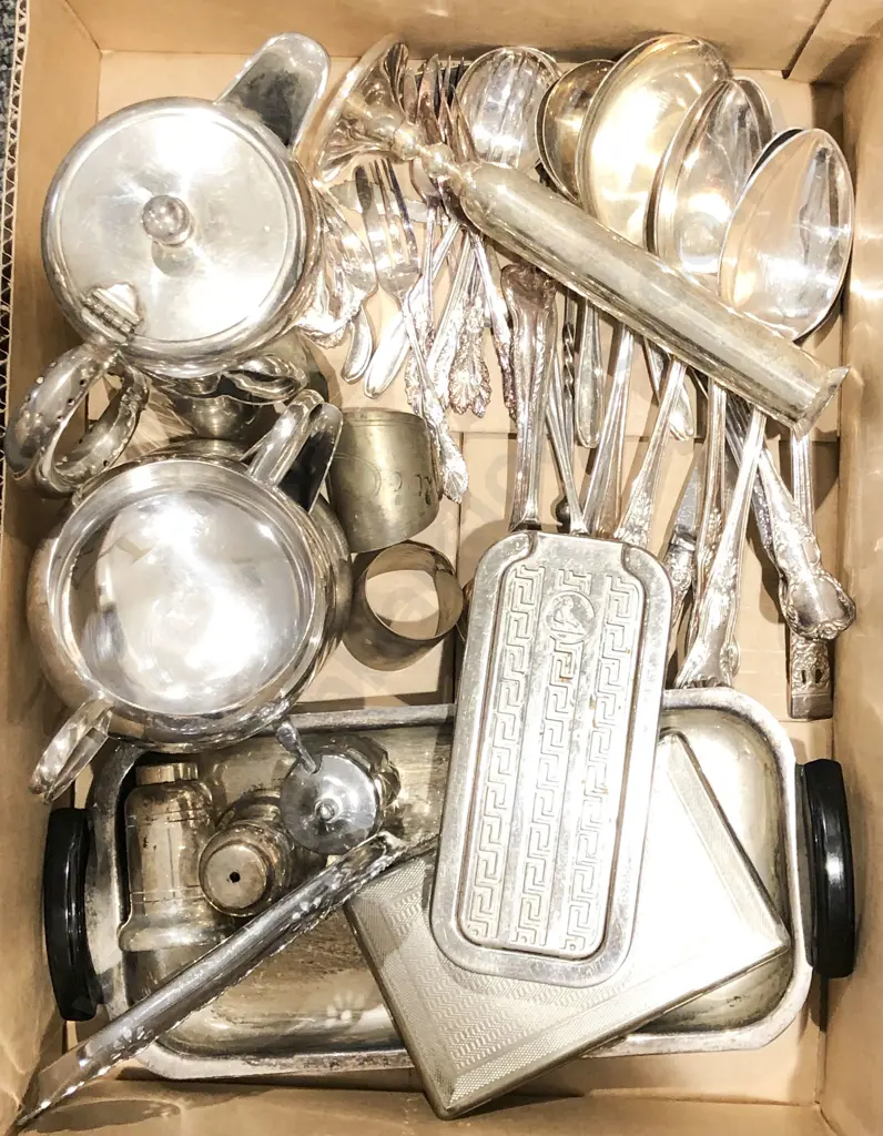 Box of Assorted S/P Incl. Cutlery Image 1++