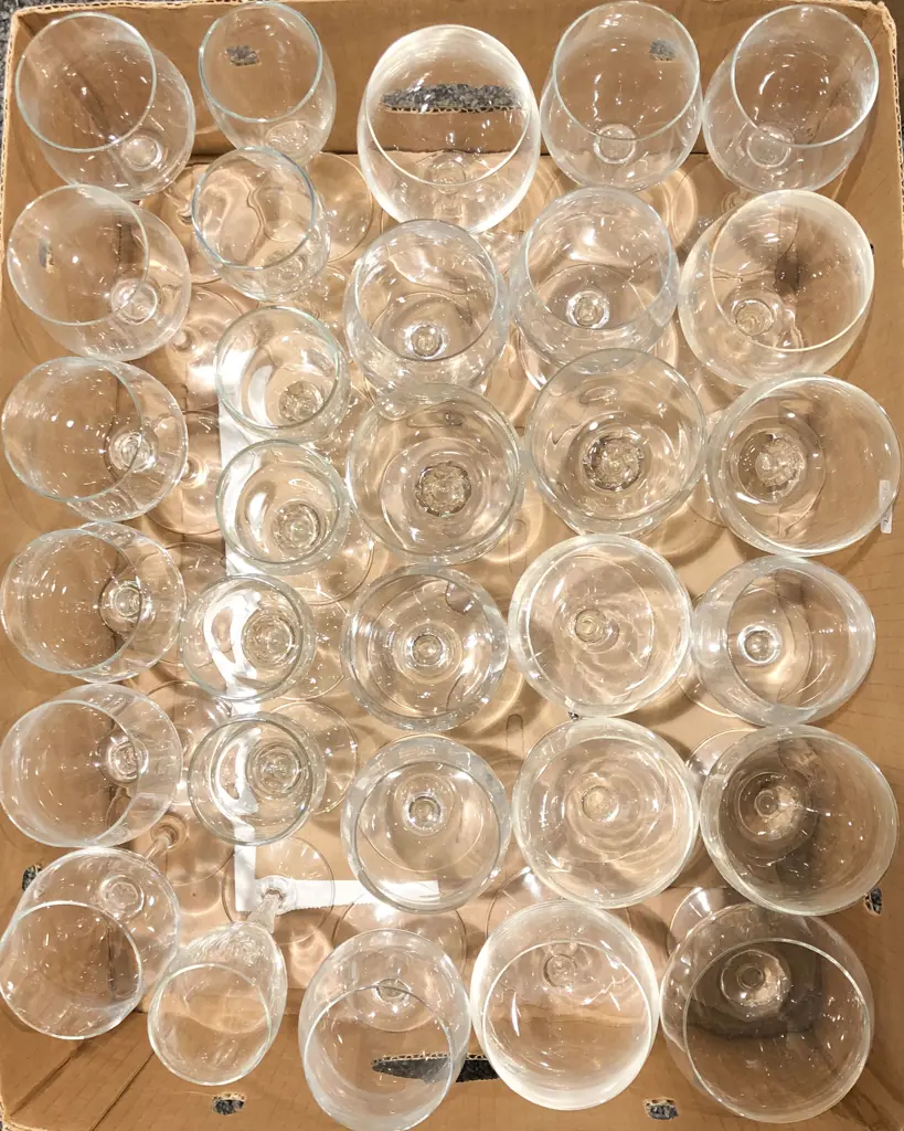 Box of Assorted Wine Glasses Image 1++