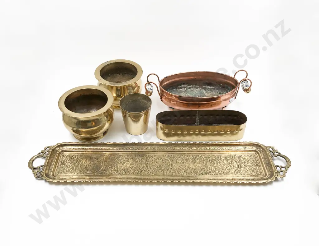 Quantity of Assorted Copper and Brass Image 1++