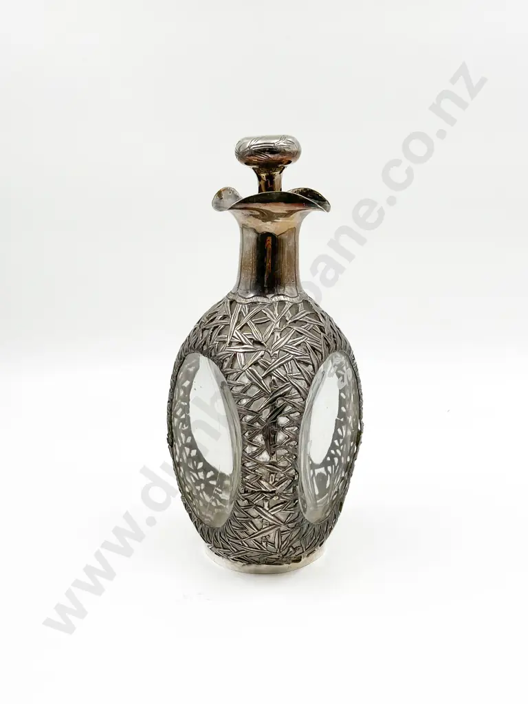 Haig's S/P Bound Glass Decanter Image 1++