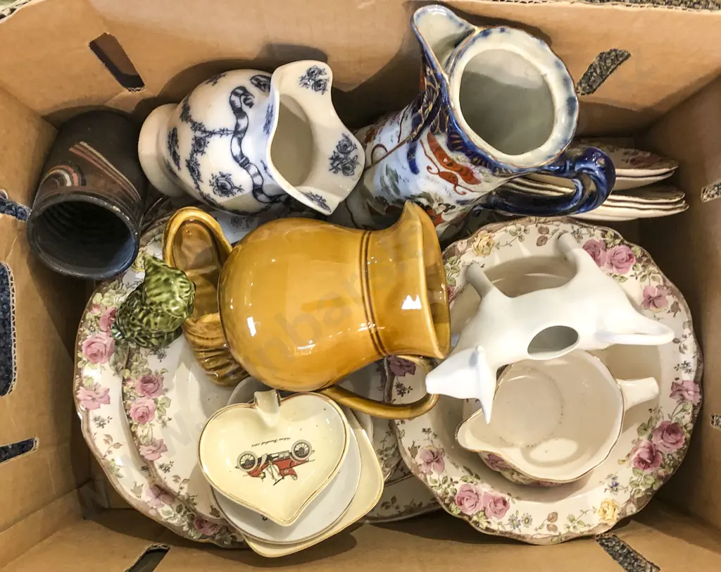 Quantity of Assorted Fancy China Image 1++