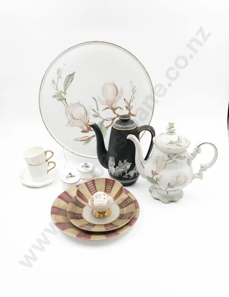 Quantity of Assorted Fancy China Incl. German Trio Image 1++