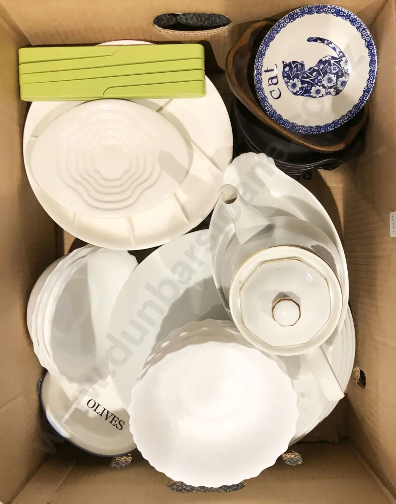 Box of Assorted China Image 1++