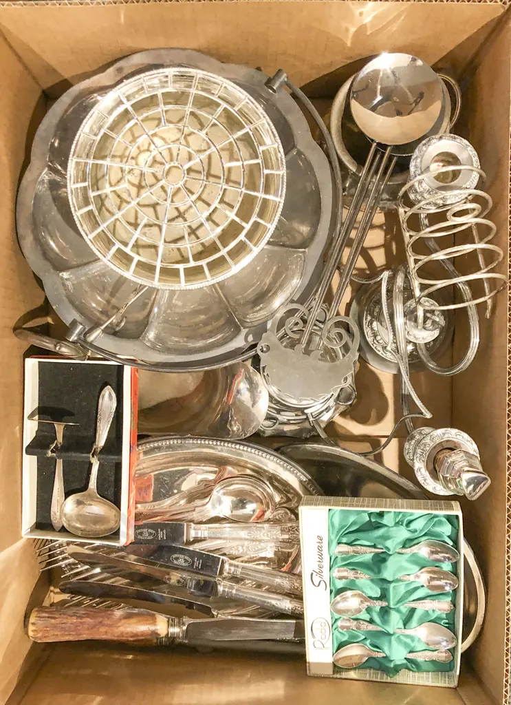 Box of Assorted S/P Incl. Cutlery Image 1++