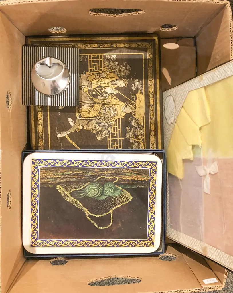 Box of Assorted Placemats and Boxed Rayon Table Set Image 1++