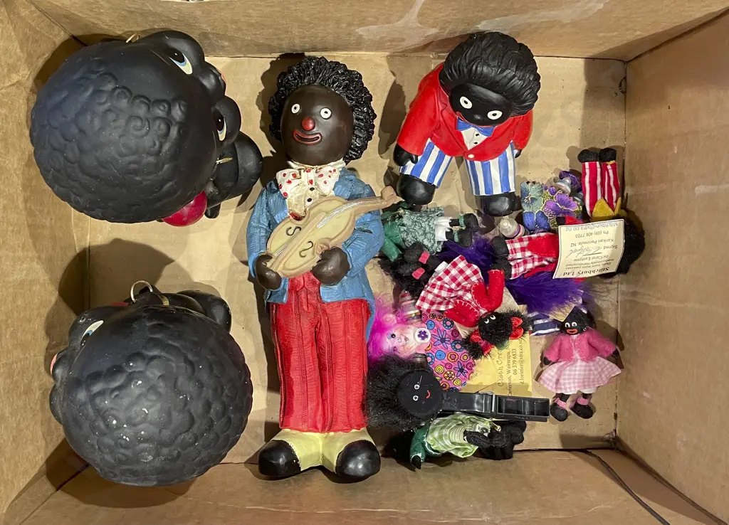 Box of Assorted Figural Ornaments Including Pair of Bobble Heads Image 1++
