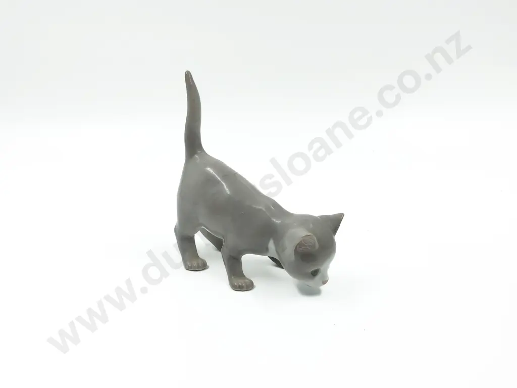 B&G Cat Ornament Image 1++
