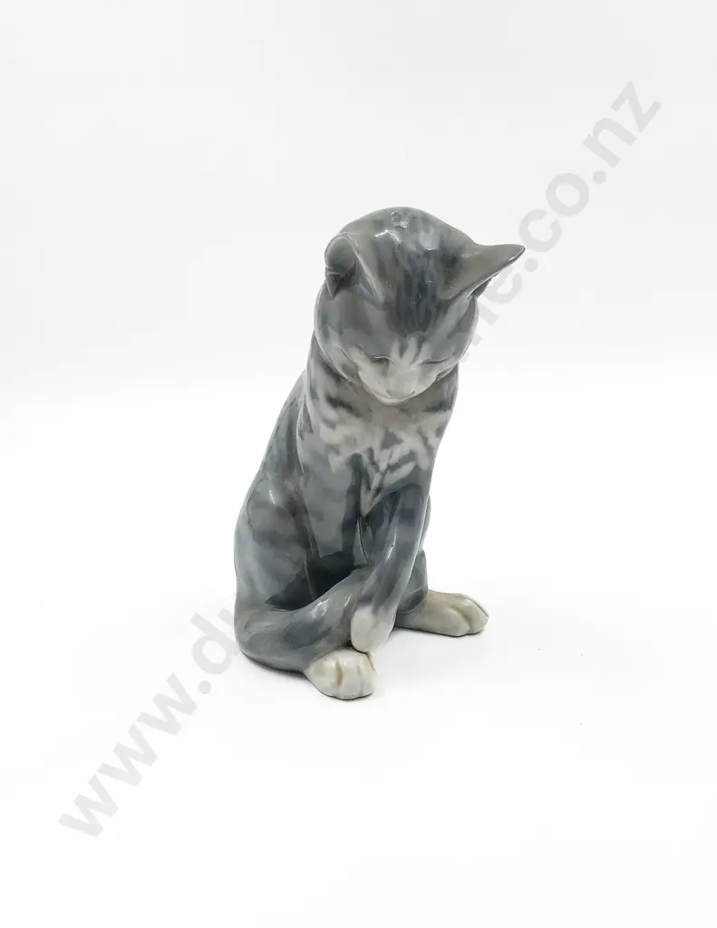 Royal Copenhagen Cat Ornament Image 1++