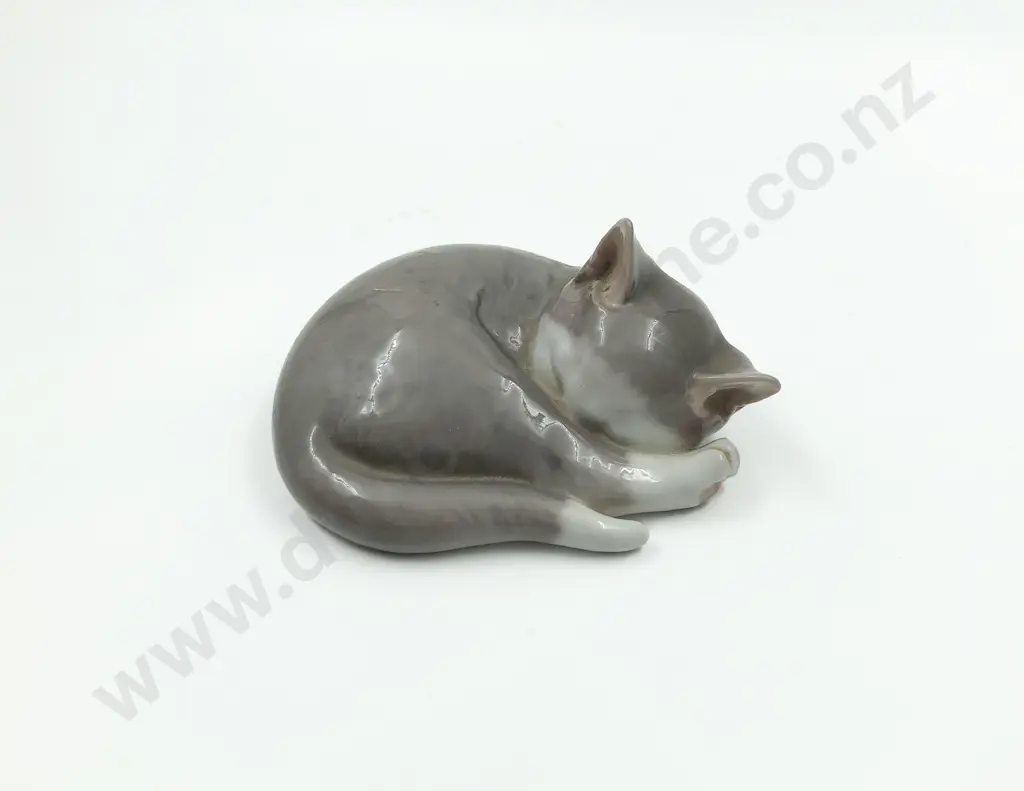 B&G Cat Ornament Image 1++