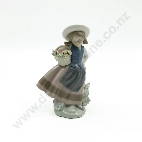 Lladro Figure of Flower Girl