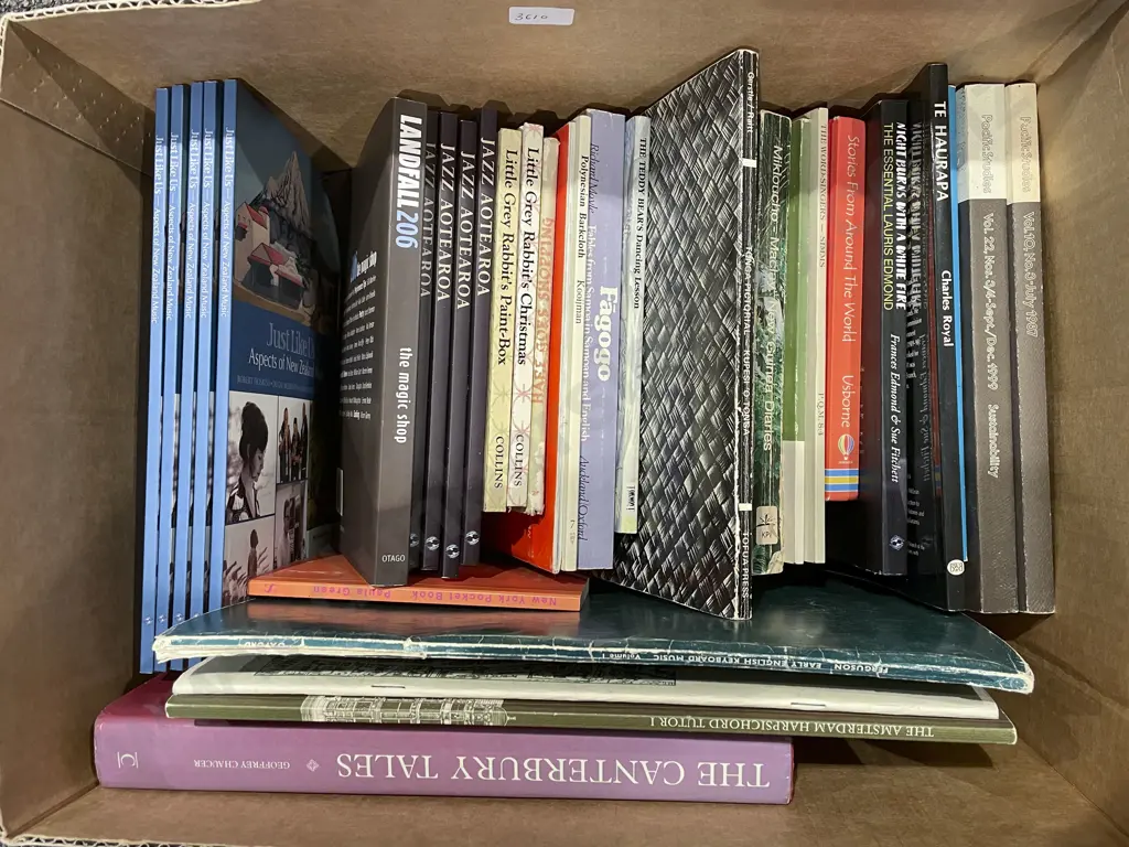 Box of Assorted NZ Reference Books Image 1++