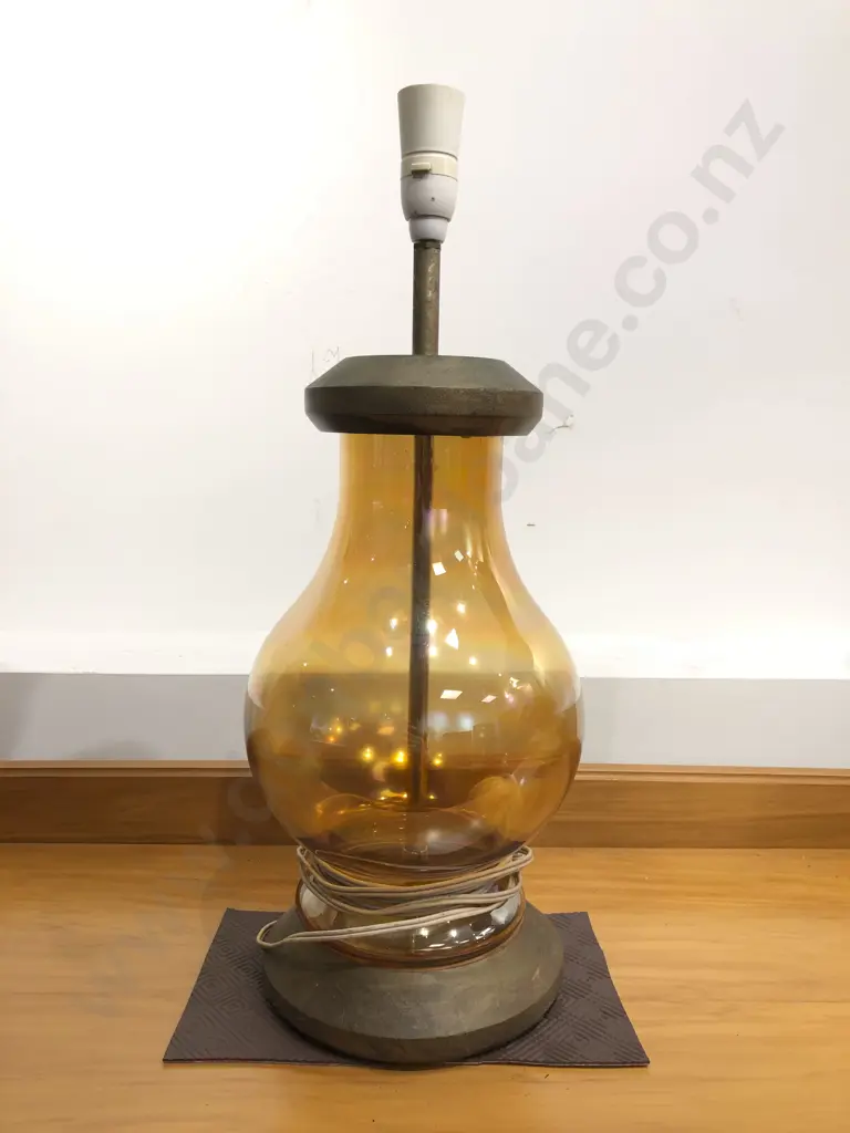 Iridescent Glass Table Lamp Image 1++