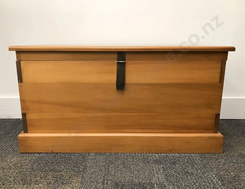 Victorian Satin Birch Commode Image 1++