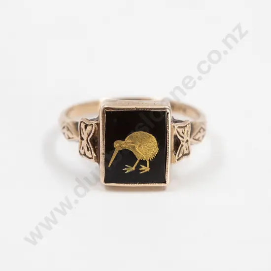 NZ 9ct and Black Enamel Signet Ring