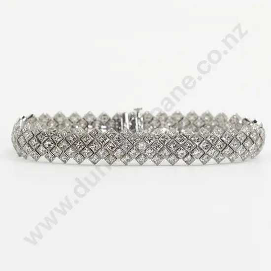 18ct White Gold 190stone Diamond Bracelet
