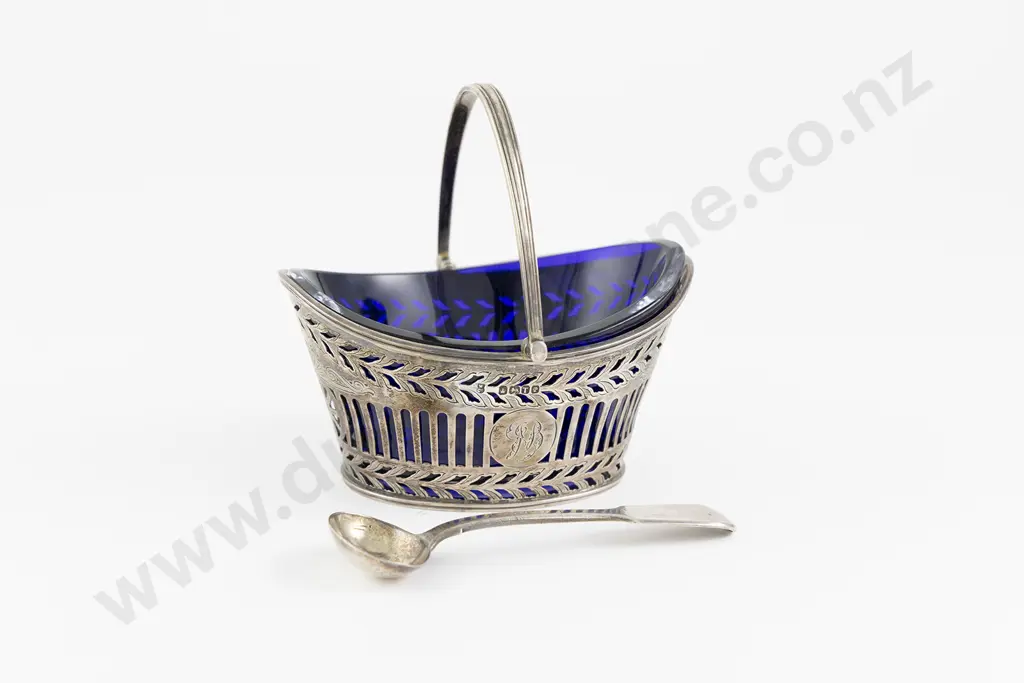 Vict S/S Sugar Basket & Spoon Image 1++