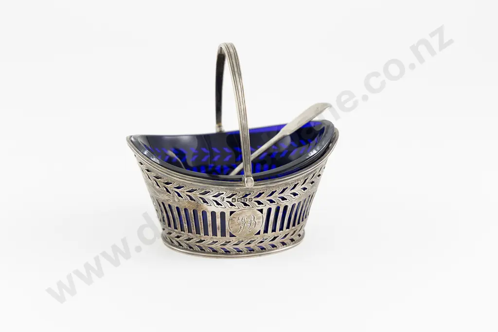 Vict S/S Sugar Basket & Spoon Image 1++