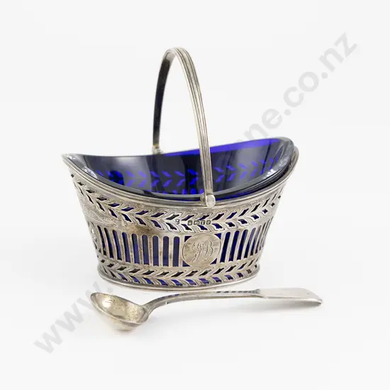 Vict S/S Sugar Basket & Spoon