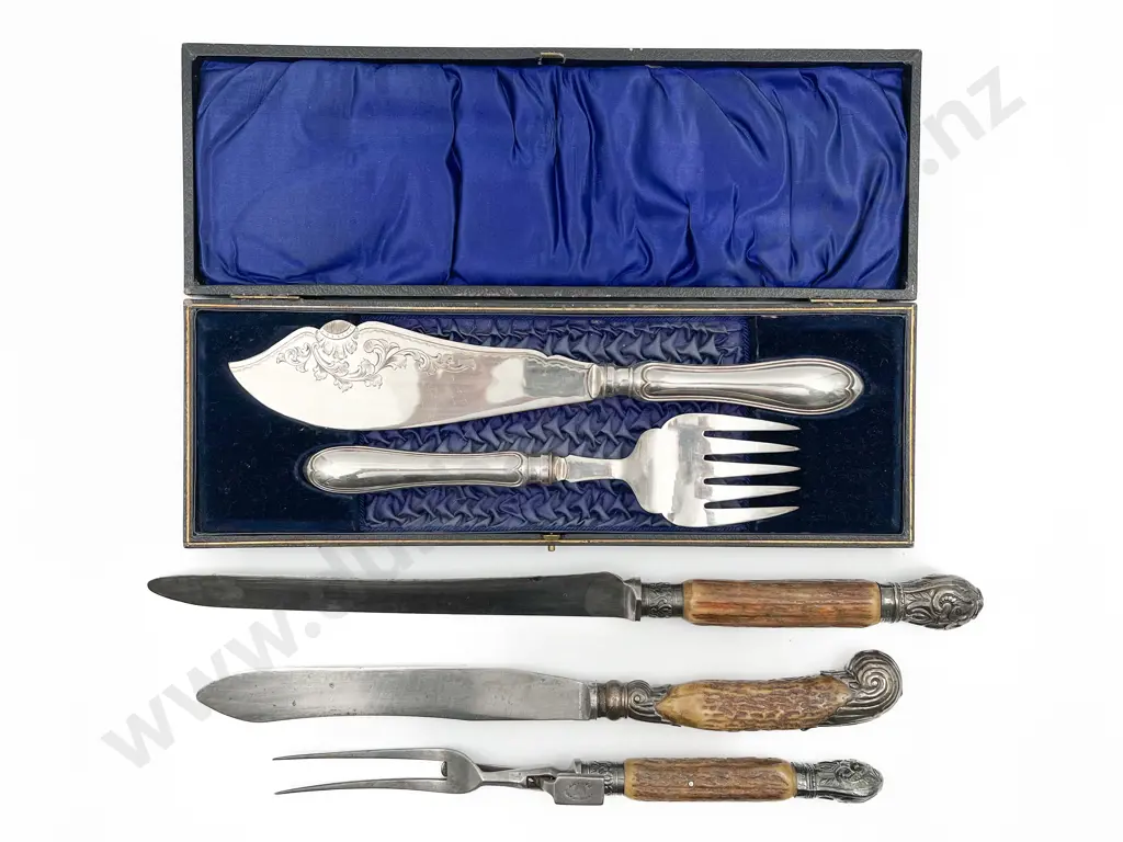 3 Piece Antler Handled Carving Set Image 1++