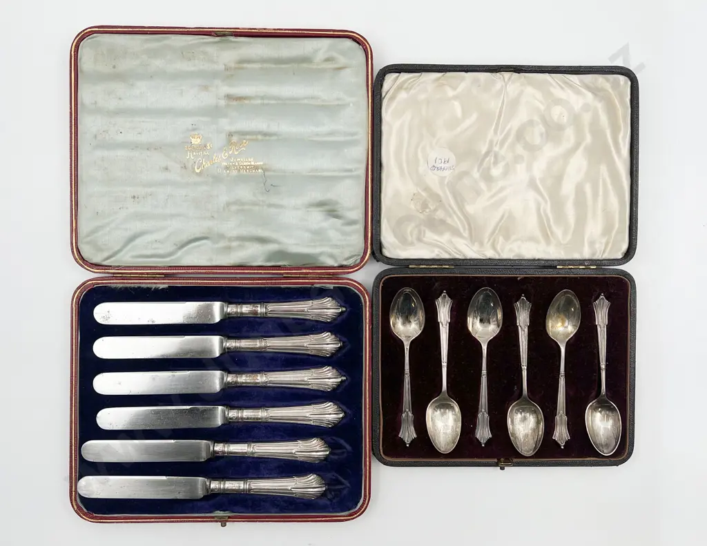 Cased Set Of 6 S/S Teaspoons & Cased Set 6 S/S Handled Afternoon Tea Knives Image 1++