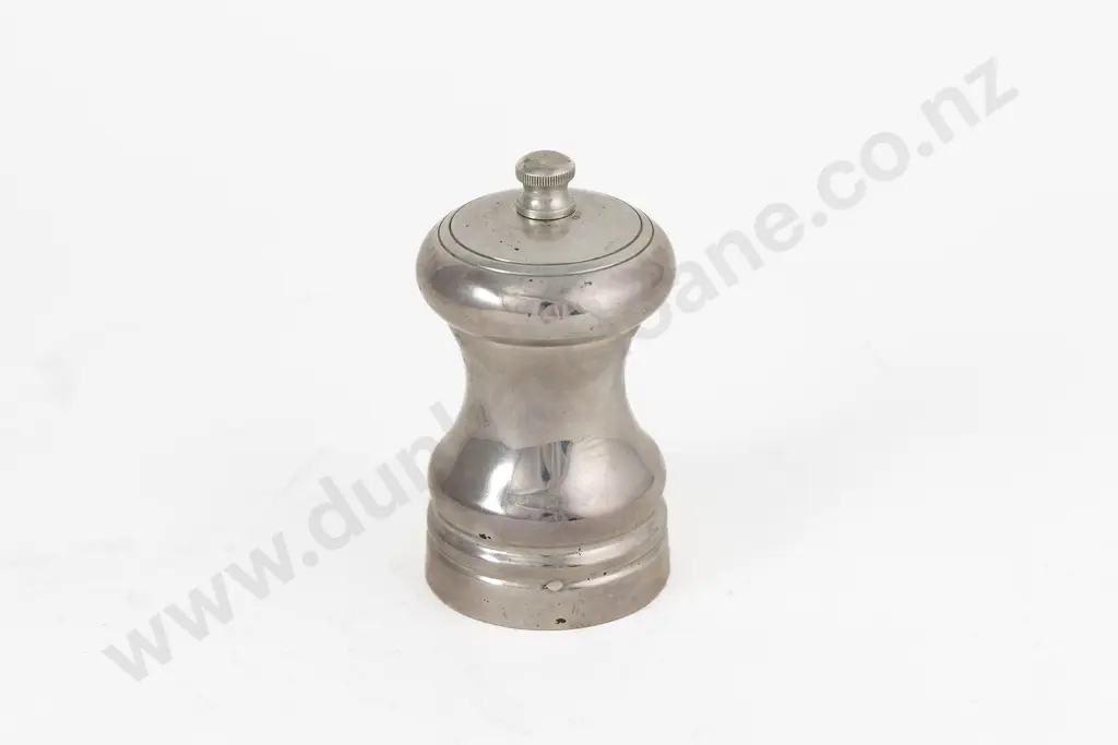 QEII S/S Pepper Mill Image 1++