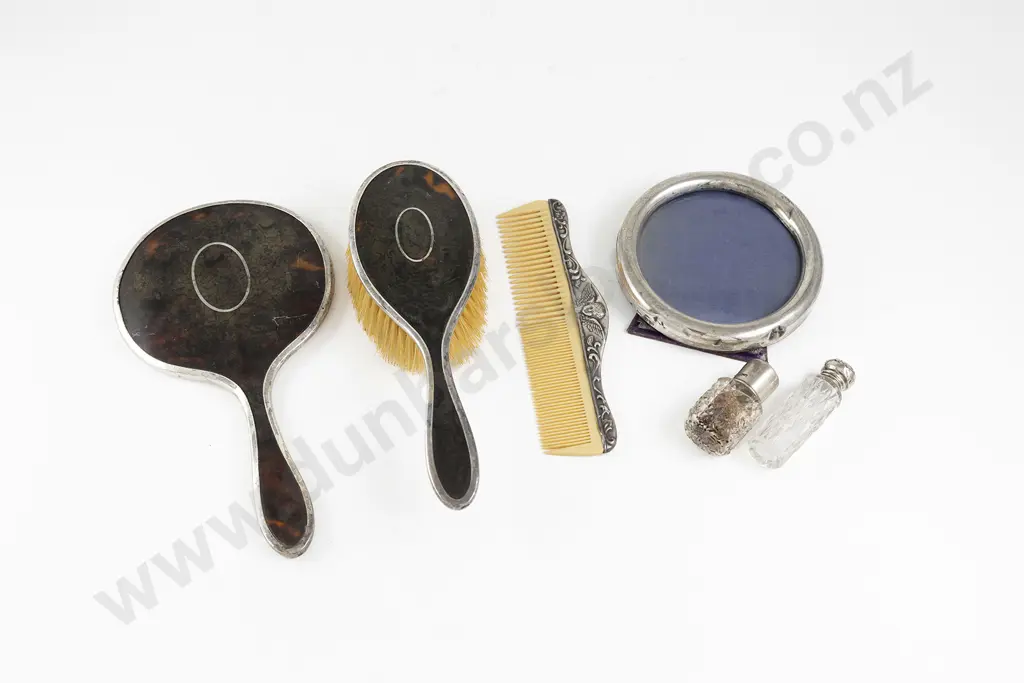 Small S/S Circular Photo Frame & 5 Dressing Table items Image 1++