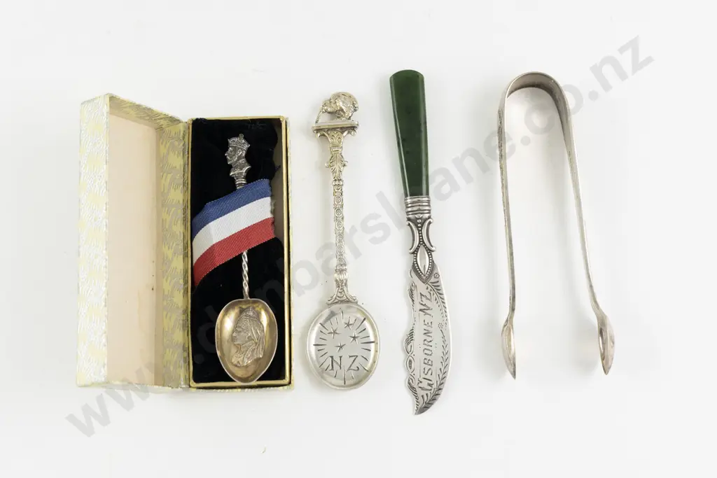 NZ S/S & Greenstone Butter Knife Image 1++