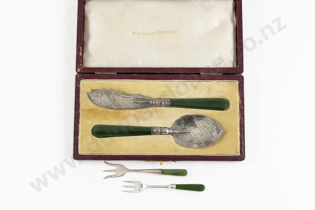 Cased NZ S/S & Greenstone Jam Spoon & Butter Knife Image 1++