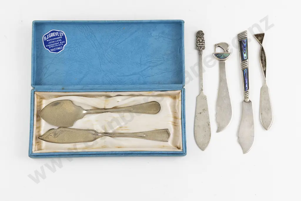Cased NZ S/S Butter Knife & Jam Spoon Image 1++