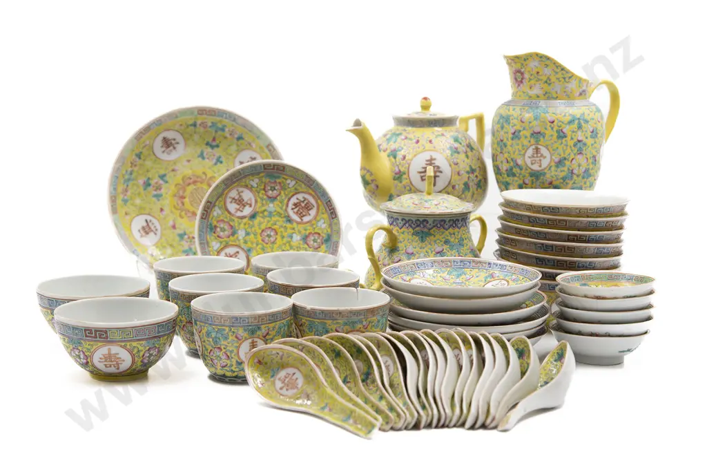 A Republic Period Porcelain Part Dinner Service Image 1++