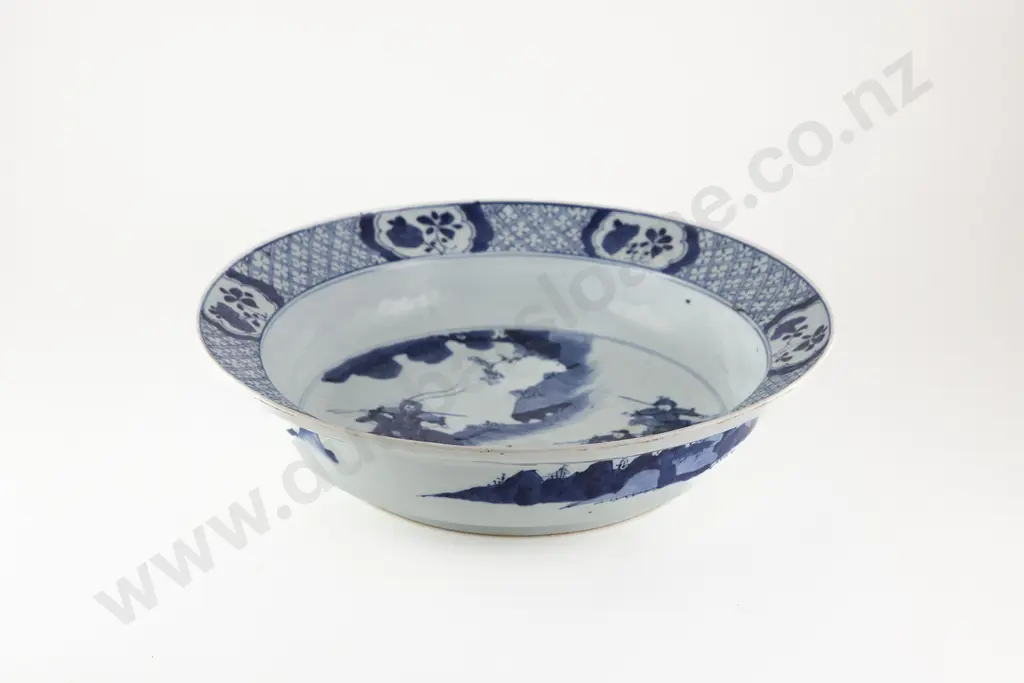 A Chinese Qing Dynasty Kangxi Period Blue And White Dish Image 1++