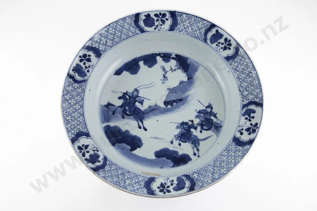A Chinese Qing Dynasty Kangxi Period Blue And White Dish Image 1++