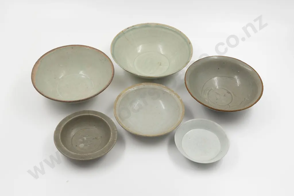 Five Assorted Chinese Song Dynasty Celadon Glazed Bowls Image 1++
