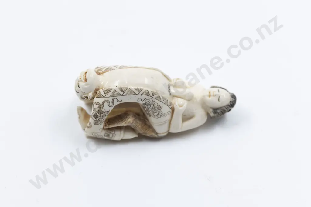 Signed Ivory Erotic Netsuke Image 1++