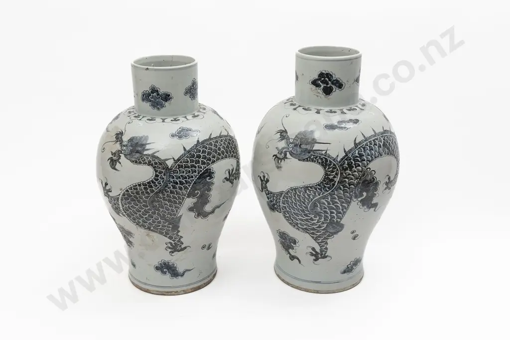 A Large Pair Of Chinese Floor Vases Image 1++
