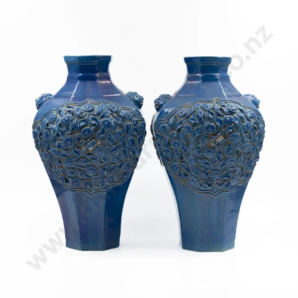 Pair of Decorative Chinese Vases Image 1++
